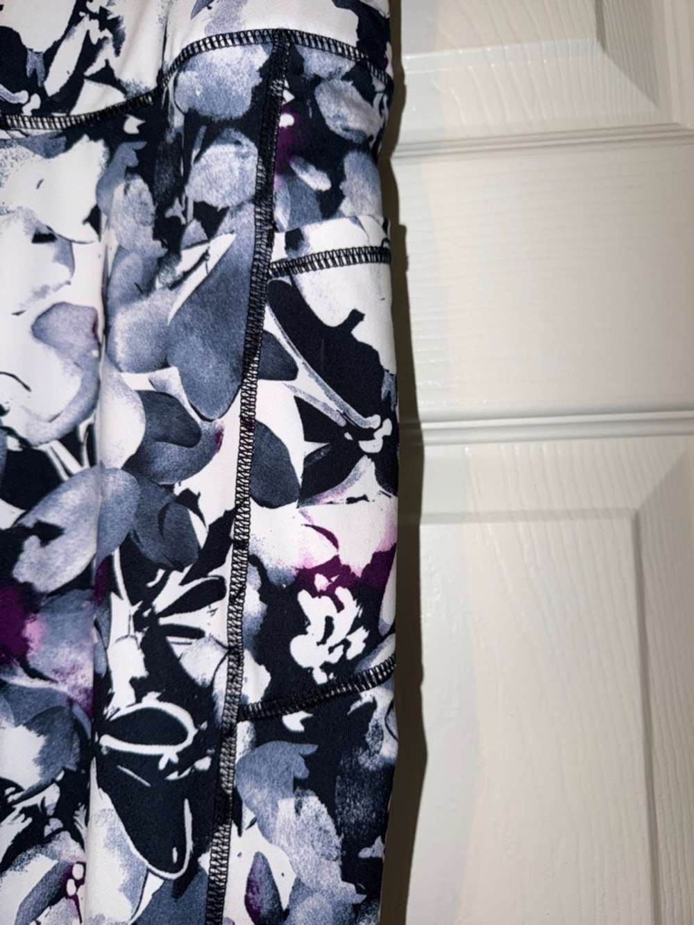 Gaiam Floral Print High-Waist Leggings - White, Black & Purple - Picture 4 of 8